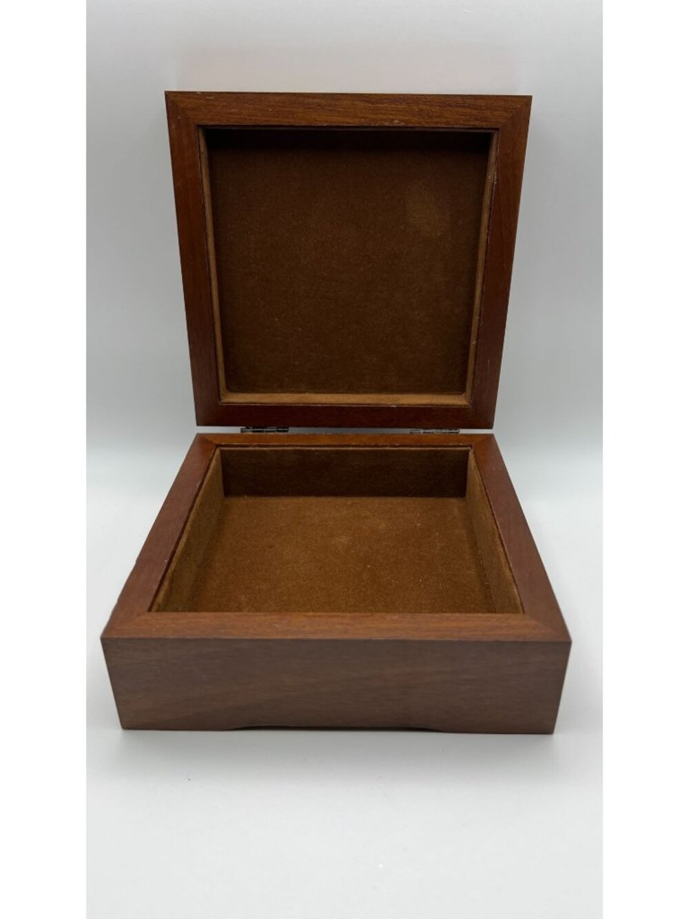 Wooden Keepsake Box With Velvet-Lined Interior By The Creative Circle - Empty - Picture 2 of 4